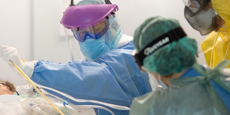 La Comisión de Salud Pública especifica que la movilidad estará limitada por el cierre perimetral de todas las CCAA en Semana Santa La Comisión de Salud Pública especifica que la movilidad estará limitada por el cierre perimetral de todas las CCAA en Semana Santa