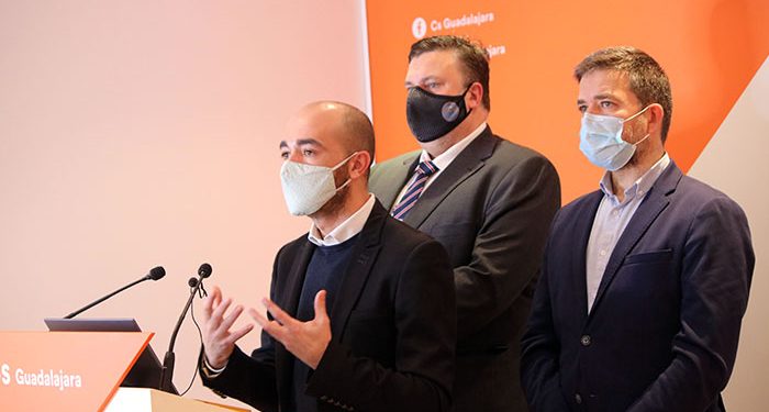 Marco: “A diferencia de los ayuntamientos del Corredor donde gobierna solo el PSOE, en este consistorio no se suben los impuestos” Marco: “A diferencia de los ayuntamientos del Corredor donde gobierna solo el PSOE, en este consistorio no se suben los impuestos”