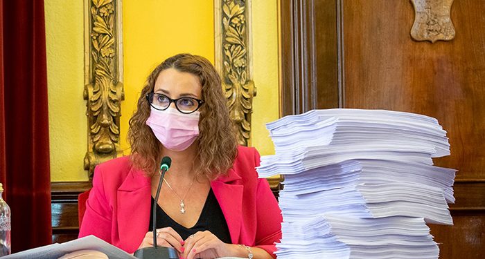 Simón: “Es curioso que el PP quiera decirle al Ayuntamiento lo que debe hacer con los fondos europeos que su partido no apoyó en el congreso”