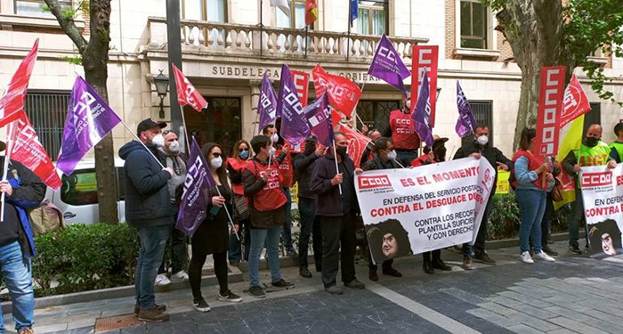 Delegados y delegadas de UGT y CCOO de Correos en Guadalajara denuncian el desguace de la mayor empresa pública del país