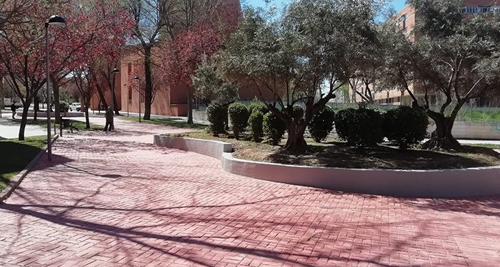 El Plan de Empleo del Ayuntamiento de Guadalajara ejecuta un arreglo integral del parque de la calle Hermanos Fernández Galiano mejorando su accesibilidad