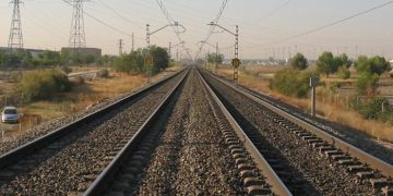 Adif adjudica obras de mejora en la catenaria en el trayecto Madrid Atocha-Guadalajara