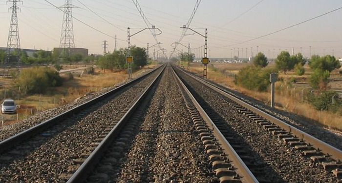 Adif adjudica obras de mejora en la catenaria en el trayecto Madrid Atocha-Guadalajara