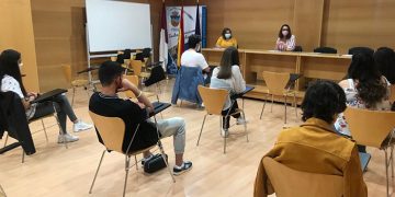 Simón se reúne con participantes del Foro Joven para “tener en cuenta sus opiniones” en los futuros proyectos municipales de dinamización juvenil