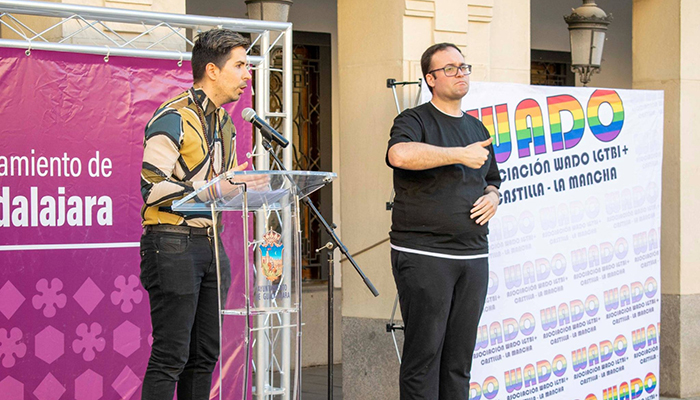 El Ayuntamiento de Guadalajara reafirma su compromiso con los derechos de las personas LGTBI a propuesta del PSOE
