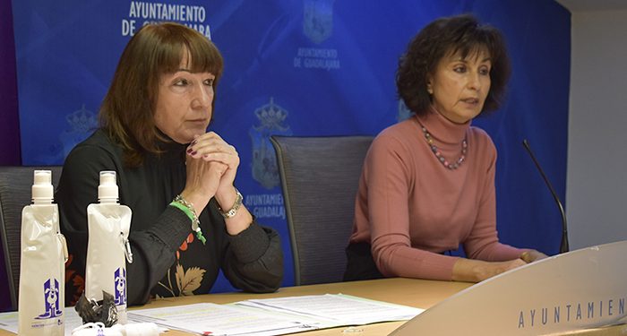 El Ayuntamiento de Guadalajara sancionará con hasta 3.000 euros a los dueños de mascotas que no recojan sus heces y no limpien los orines