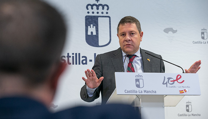 Page anuncia una moratoria en la tramitación de nuevos proyectos de macrogranjas en Castilla-La Mancha