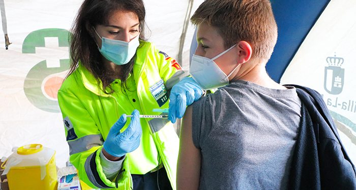 El 60 por ciento de los menores de 12 años de Castilla-La Mancha ya tienen administrada la primera dosis contra el COVID-19