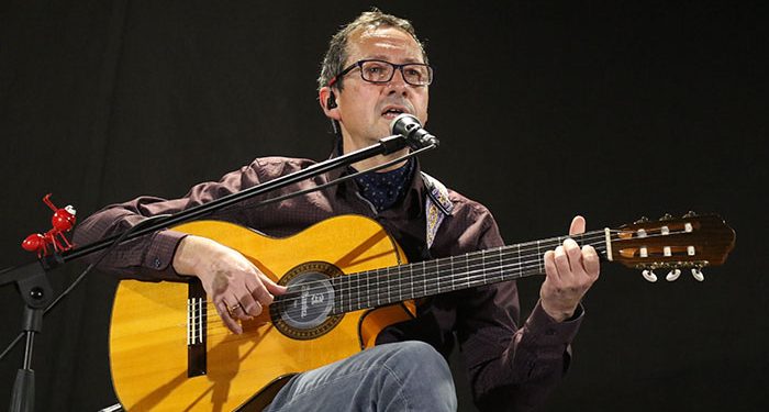 Música de la mano del cantautor conquense Javier Pelayo y versos para celebrar el Día Mundial de la Poesía en Almonacid