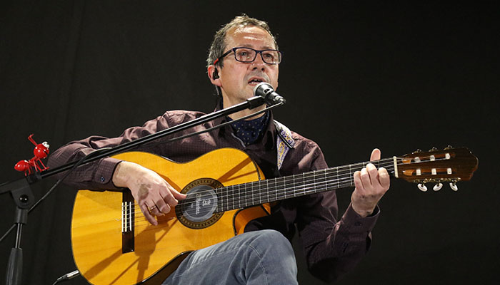 Música de la mano del cantautor conquense Javier Pelayo y versos para celebrar el Día Mundial de la Poesía en Almonacid