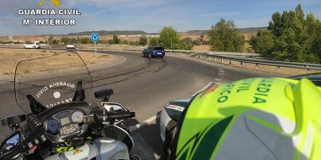 Usurpó la identidad de un antiguo compañero de trabajo y pasó del reglamento de circulación: La Guardia Civil de Guadalajara lo ha detenido