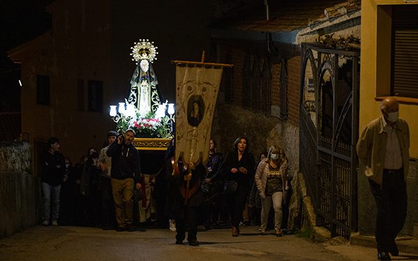Trillo recupera las procesiones y parte de la emoción de su Semana Santa
