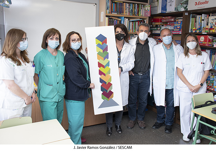 El servicio de Urgencias del Hospital de Gualajara cuenta con un nuevo cuadro perteneciente al proyecto 'Museo de la Pecera'