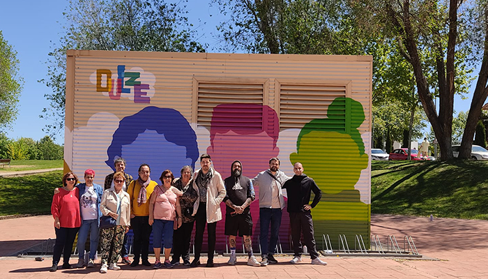 La Asociación Minerva de Guadalajara inaugura un mural sobre diversidad en el Parque de Adoratrices