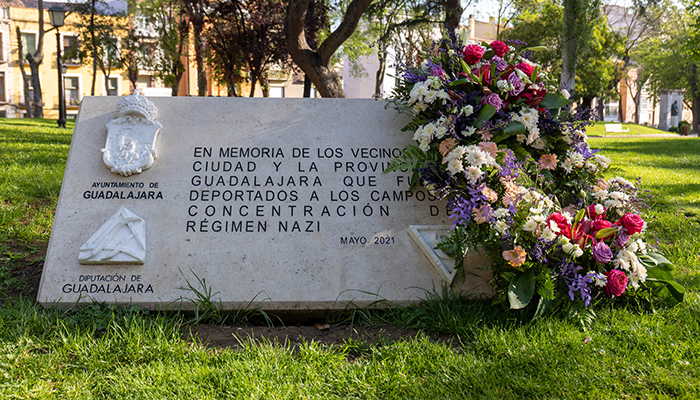Las administraciones públicas de Guadalajara rinden homenaje a las víctimas españolas deportadas y fallecidas en campos de concentración