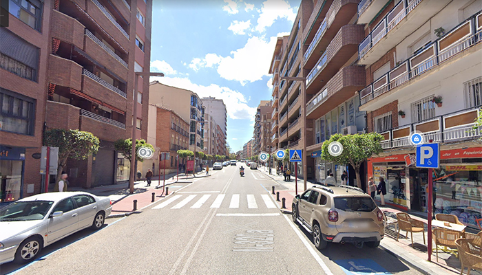 Desde el próximo martes y hasta el 15 de agosto, la calle Virgen del Amparo de Guadalajara cerrará al tráfico uno de sus sentidos por obras de suministro