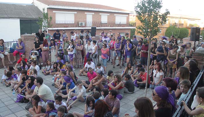 El 8 de julio, IV Marcha Violeta de Cabanillas, con escenas teatralizadas y un desfile reivindicativo, bajo el lema «Cambia el cuento»