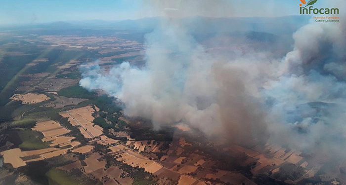 Estabilizado el incendio de Valdepeñas de la Sierra: baja a nivel 1 y todos los vecinos pueden volver a sus casas