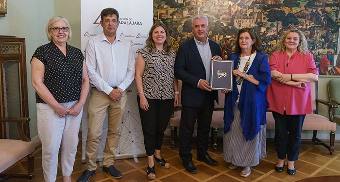 Diputación de Guadalajara y UAH formalizan el convenio para poner en marcha el Observatorio de la Despoblación Diputación de Guadalajara y UAH formalizan el convenio para poner en marcha el Observatorio de la Despoblación