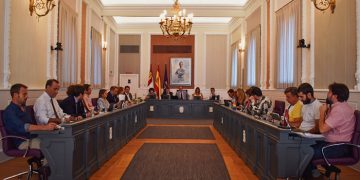 Lucía de Luz: “Este Ayuntamiento no tiene ningún problema de financiación, pagamos a 6,8 días y eso genera seguridad”