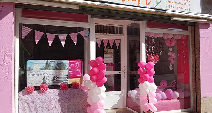 Los escaparates de Guadalajara se tiñen de rosa con motivo del Día Internacional de la lucha contra el cáncer de mama