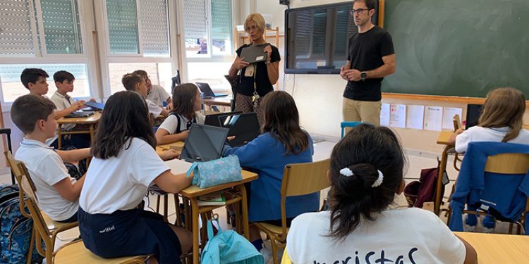 El colegio Marista Champagnat de Guadalajara presenta su proyecto digital en el SIMO Educación El colegio Marista Champagnat de Guadalajara presenta su proyecto digital en el SIMO Educación