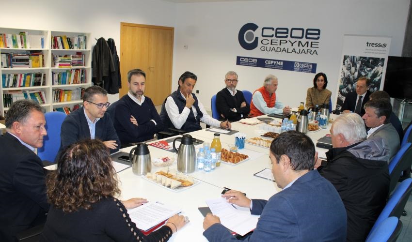 El prestigioso economista Daniel Lacalle mantiene un desayuno con empresarios de CEOE-Cepyme Guadalajara