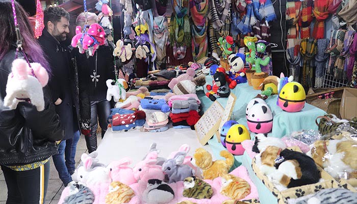 Abre sus puertas el «Mercado Navideño de Fantasía» de Cabanillas, con una treintena de puestos y mucha animación