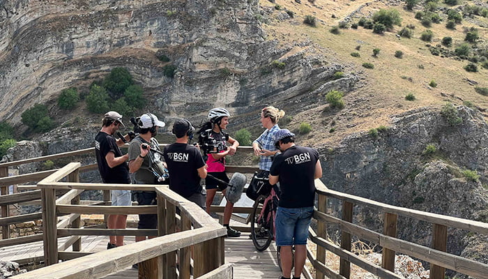 La 2 de TVE estrena el 8 de enero la serie documental “El Camino del Cid Diario de una Ciclista”
