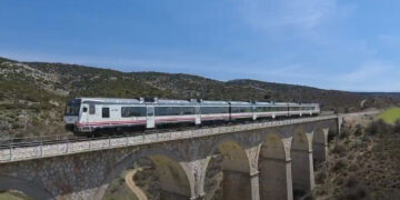 El tren es indispensable para fijar población