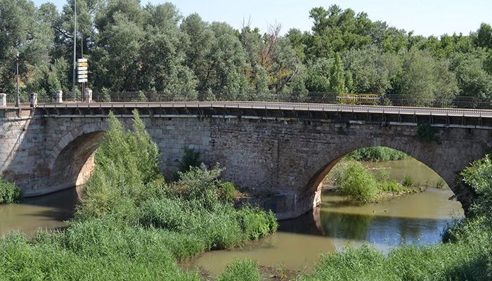 Adjudicada por 384.000 euros la obra de rehabilitación del Puente árabe de Guadalajara