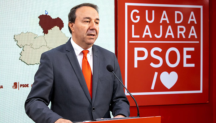 El PSOE pide a Lucas Castillo que aclare si está con Núñez o respalda a Celada por cantar el ‘Cara al sol’