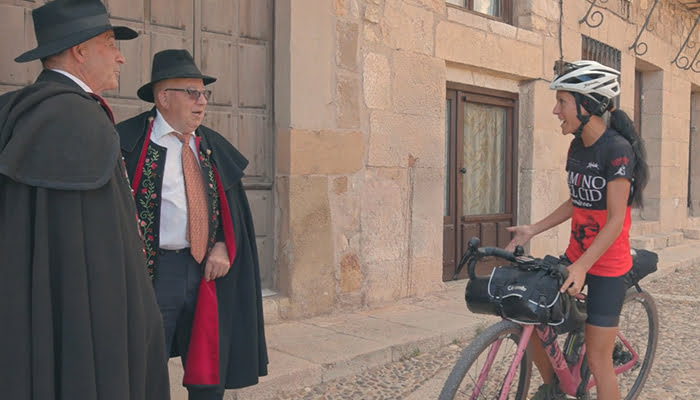 La Caballada de Atienza cierra el tercer episodio de la serie documental “El Camino del Cid Diario de una Ciclista”