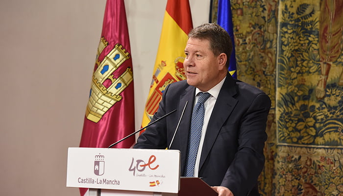 El presidente de Castilla-La Mancha blinda las condiciones laborales pactadas del personal funcionario docente no universitario