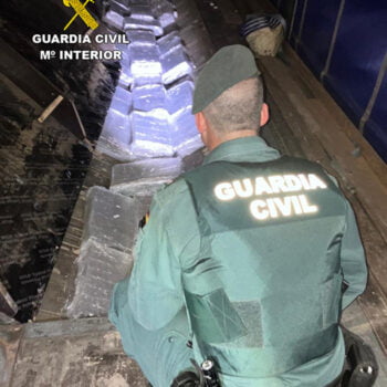 Incautada en Guadalajara media tonelada de hachís oculta en un camión que circulaba en la A-2