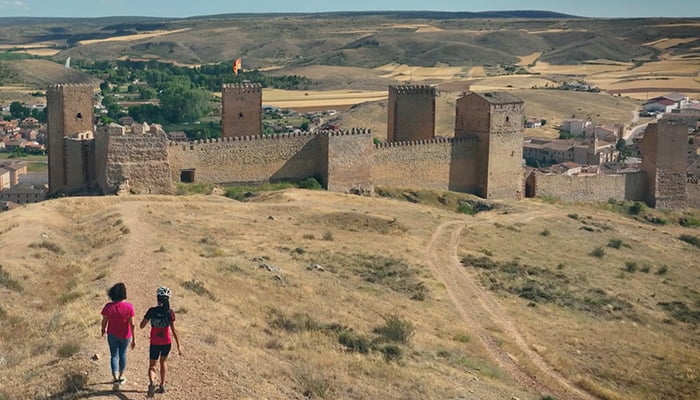 Molina de Aragón cierra el próximo episodio de “El Camino del Cid Diario de una Ciclista”