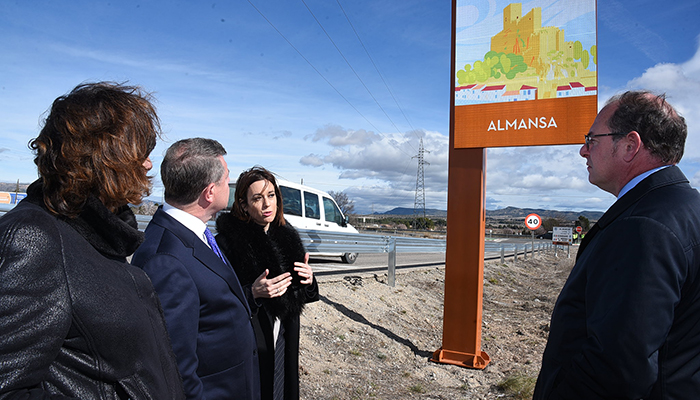 El Gobierno de Castilla-La Mancha comienza la instalación de la nueva señalización turística en la región con una inversión de 30 millones de euros