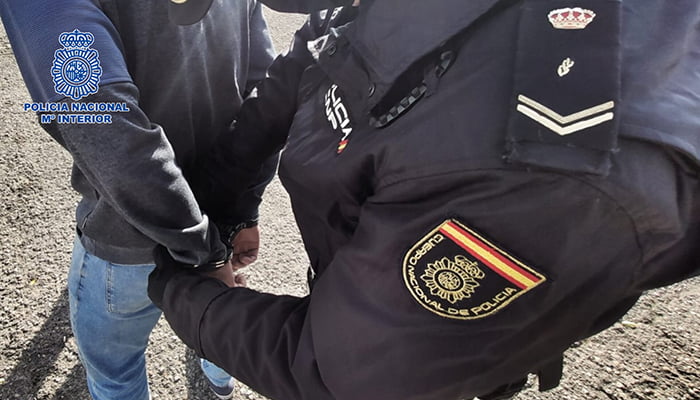 La Policía Nacional detiene a dos menores en Guadalajara que amenazaron con un arma blanca a otro para sustraerle el teléfono móvil