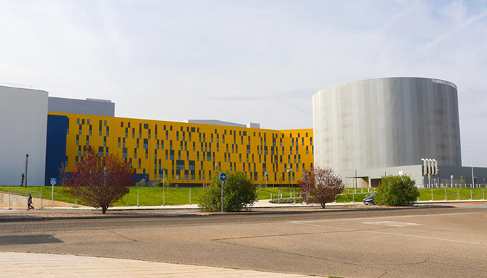 Trasladado al Hospital de Toledo un niño encontrado inconsciente en una piscina en Azuqueca 1 Trasladado al Hospital de Toledo un niño encontrado inconsciente en una piscina en Azuqueca