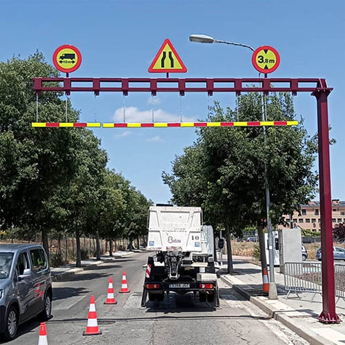 Instalado el nuevo gálibo de la Calle San Sebastián de Cabanillas