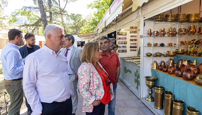La XXVII Feria de Artesanía se muestra en La Concordia, hasta el domingo, con una treintena de expositores, talleres y animación