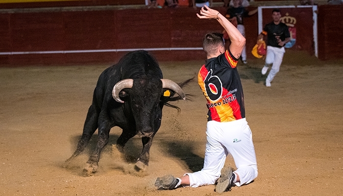 Sergio Recuero cumple su sueño de ser campeón del Concurso de Recortes ‘Villa de Trillo’, su pueblo