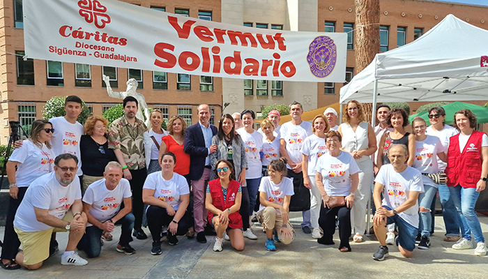 La Junta pone en valor el vermú solidario que Cáritas Diocesana organiza en las Ferias y Fiestas de Guadalajara