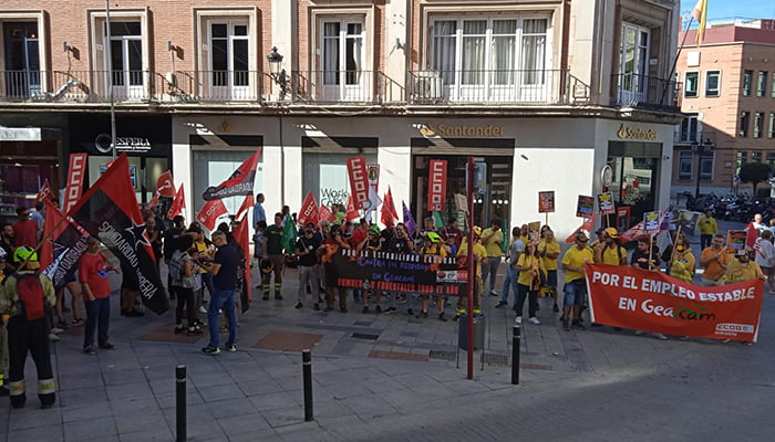 Concentración unitaria en Guadalajara contra la precariedad laboral en Geacam