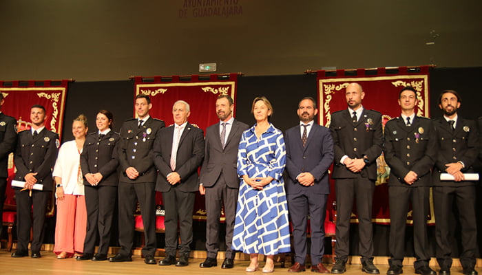 Guarinos elogia la profesionalidad de la Policía Local en la festividad de los Ángeles Custodios