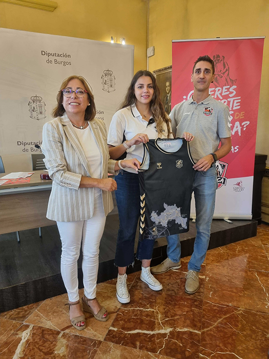 Un club de baloncesto femenino burgalés jugará con Molina de Aragón en su camiseta
