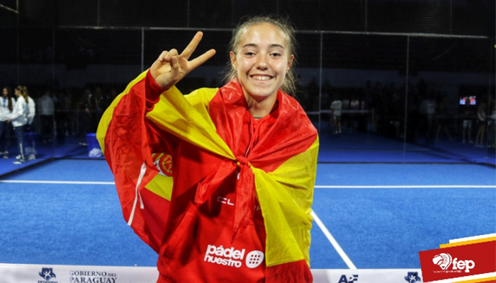 La jugadora de Guadalajara, Águeda Pérez, regresa de Paraguay con el doble título de Campeona del Mundo, por parejas y con la Selección Española