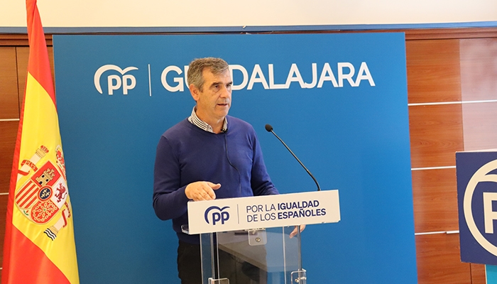 Román “Espero que el diputado socialista Alberto Rojo escuche el clamor de los guadalajareños que dice no a la amnistía y que la convivencia no se garantiza comprando votos”